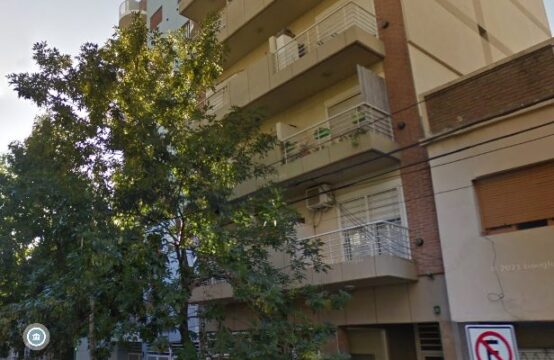 Depto 3 Amb. en Dúplex con 2 balcones y Coch. Fija Cubierta