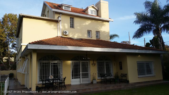 Gran Chalet sobre lote de 1070 m2 en el corazón de La lucila