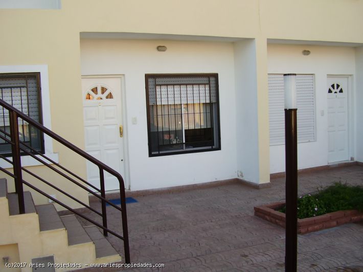 Departamento 2 amb. con Patio en Bº Cerrado Canguro