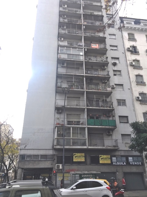 Departamento 3 Amb. al Frente con Balcón. Lavadero Indep. y Dep-Servicio