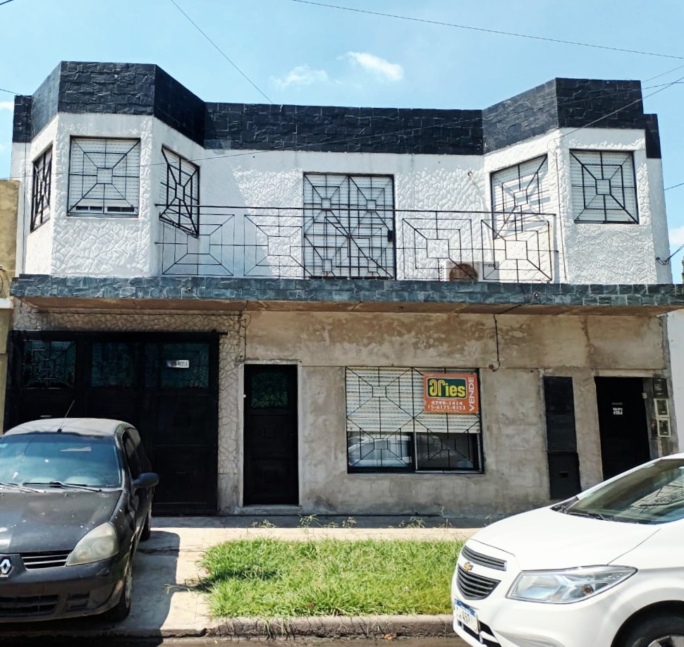 PH 6 Amb. al Frente con Entrada Indep. Garage. Patio. y Balcón